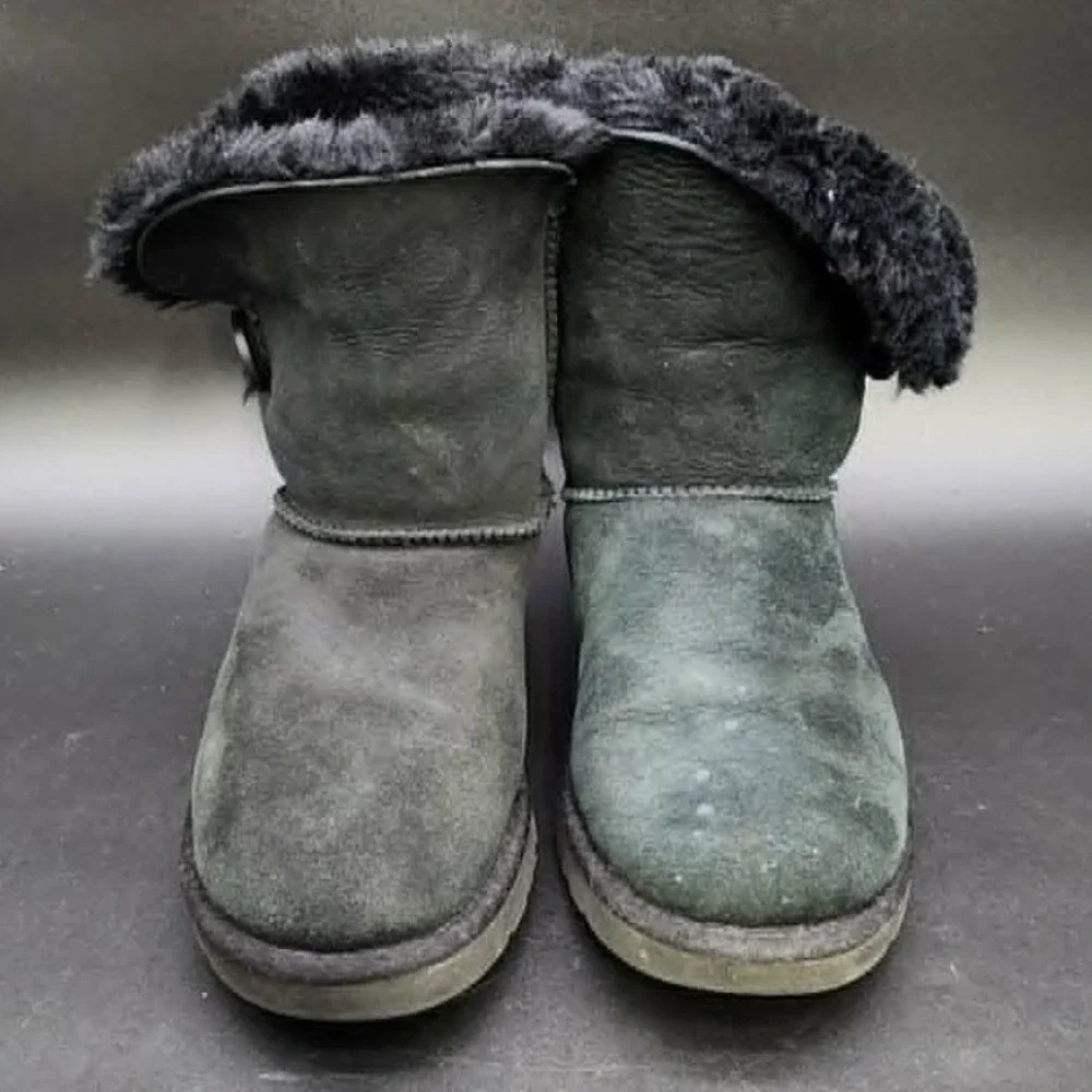 UGG Black Bailey Button‎ Women 7 Sheepskin Suede Winter Fur Boots Cozy Classic